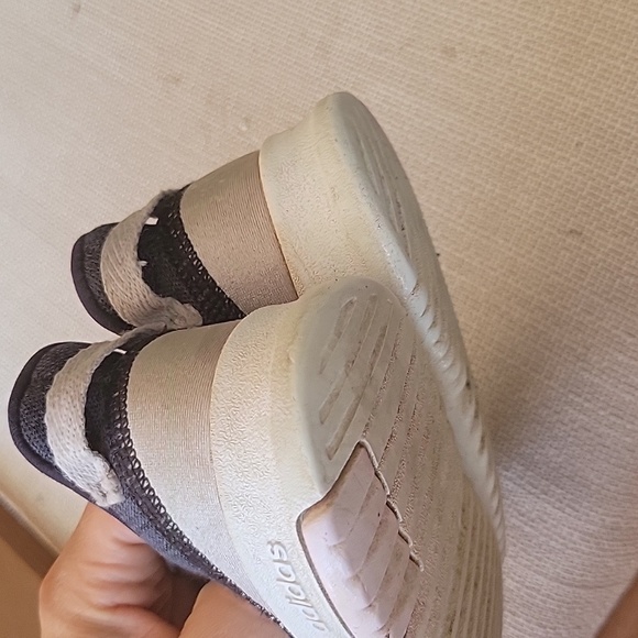 Adidas toddler 7.5 - Picture 2 of 2